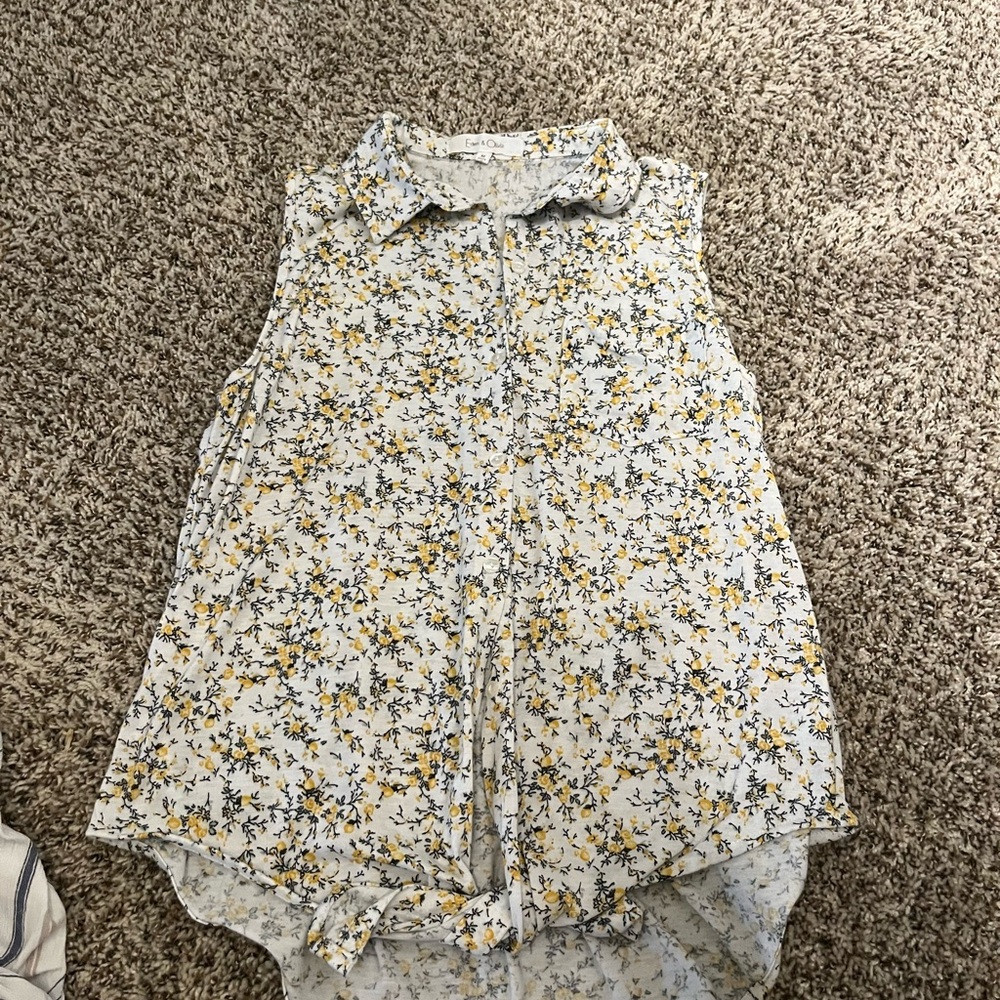 Eden & Olivia Yellow Floral Blouse